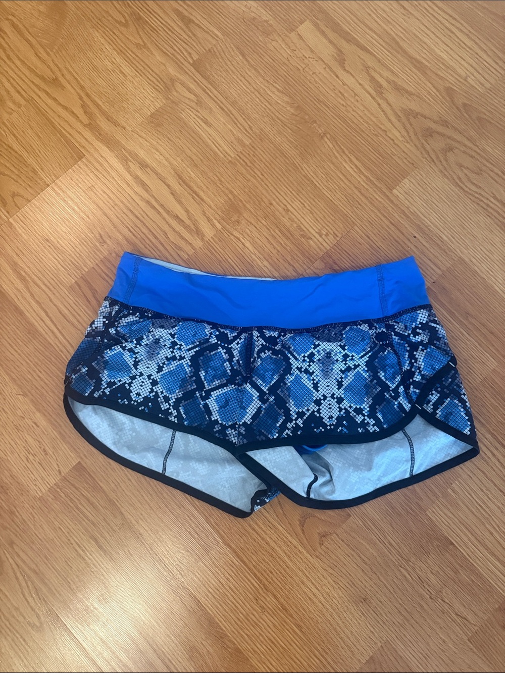Lululemon Speed Up Shorts 2.5”